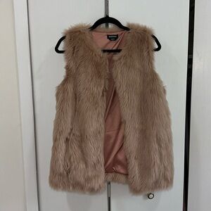 Bebe blush faux fur vest